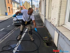curage de canalisation proxi-débouchage homme debout lille