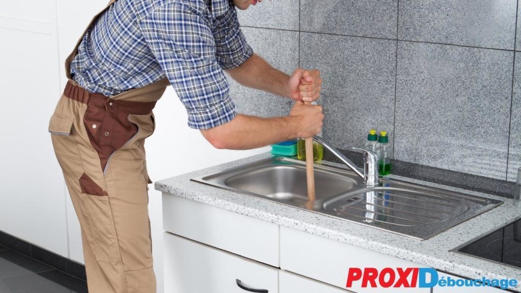 Comment déboucher son évier ou lavabo facilement et naturellement ? - Proxi- Débouchage