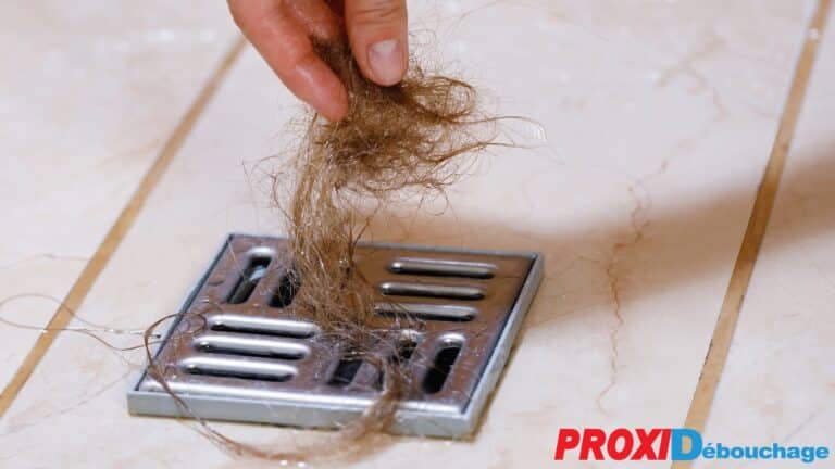 Comment enlever les cheveux dans une baignoire